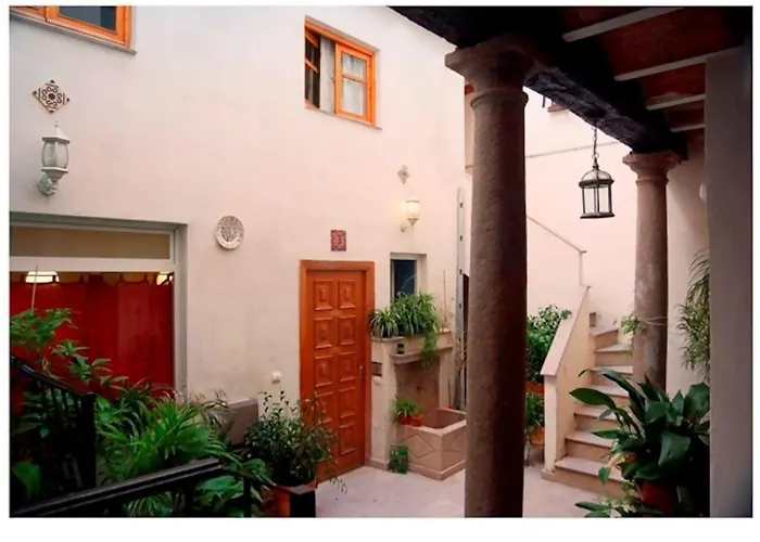 Golondrinas De La Alhambra